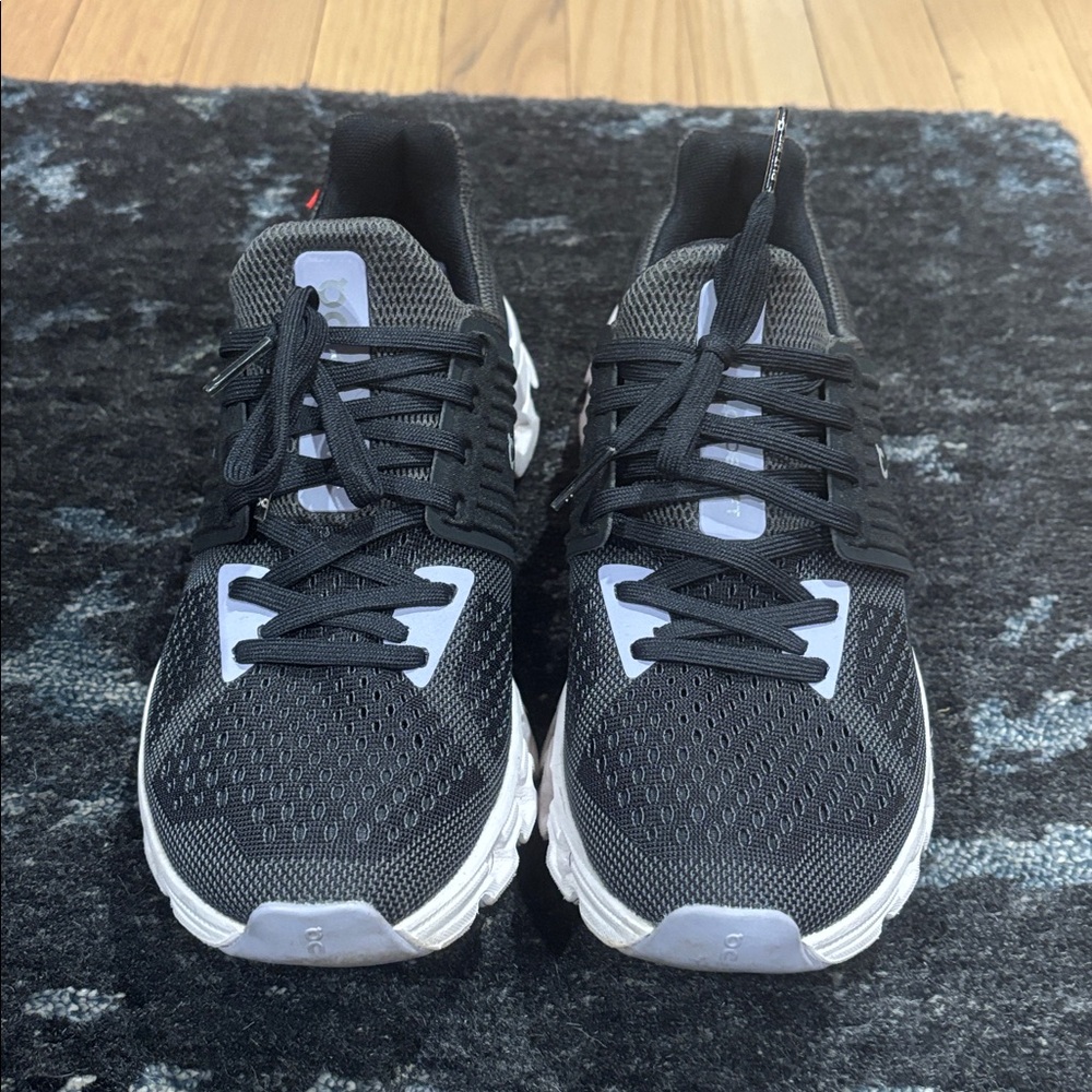 👟Women’s On Running Black and Gray Sneakers